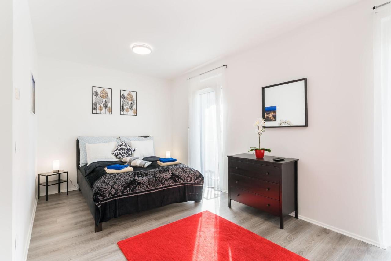 New Blue Danube Apartment With Balcony And Parking Budapest Ngoại thất bức ảnh