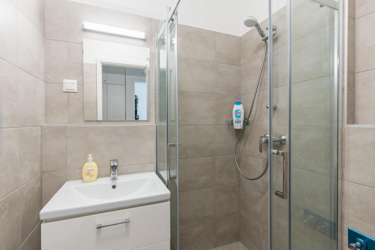 New Blue Danube Apartment With Balcony And Parking Budapest Ngoại thất bức ảnh