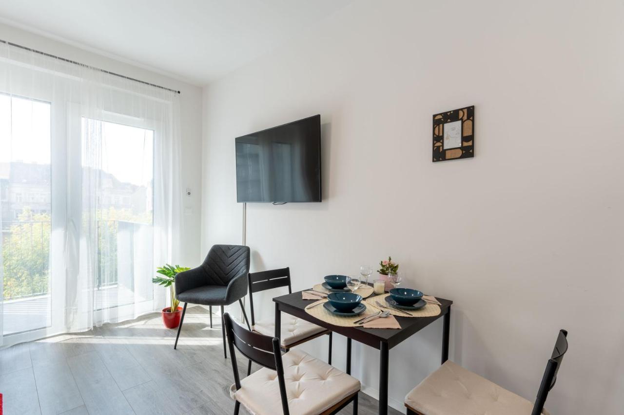 New Blue Danube Apartment With Balcony And Parking Budapest Ngoại thất bức ảnh