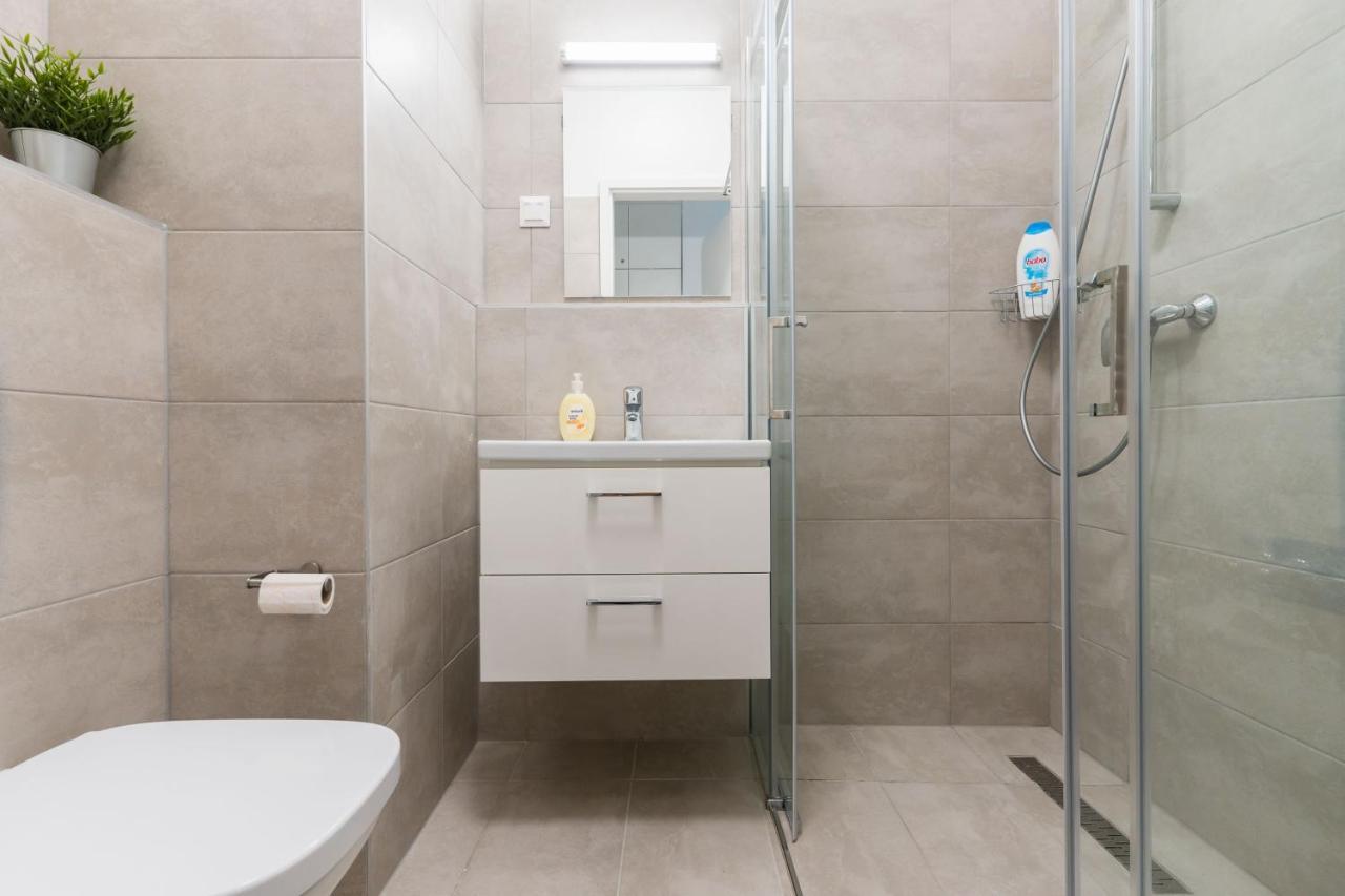 New Blue Danube Apartment With Balcony And Parking Budapest Ngoại thất bức ảnh