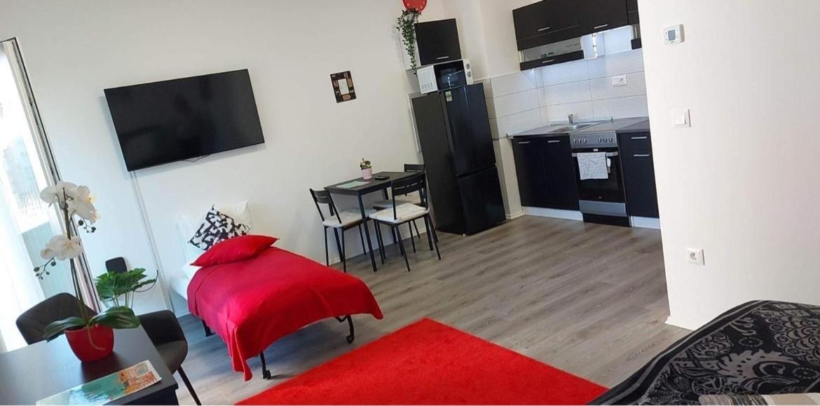New Blue Danube Apartment With Balcony And Parking Budapest Ngoại thất bức ảnh
