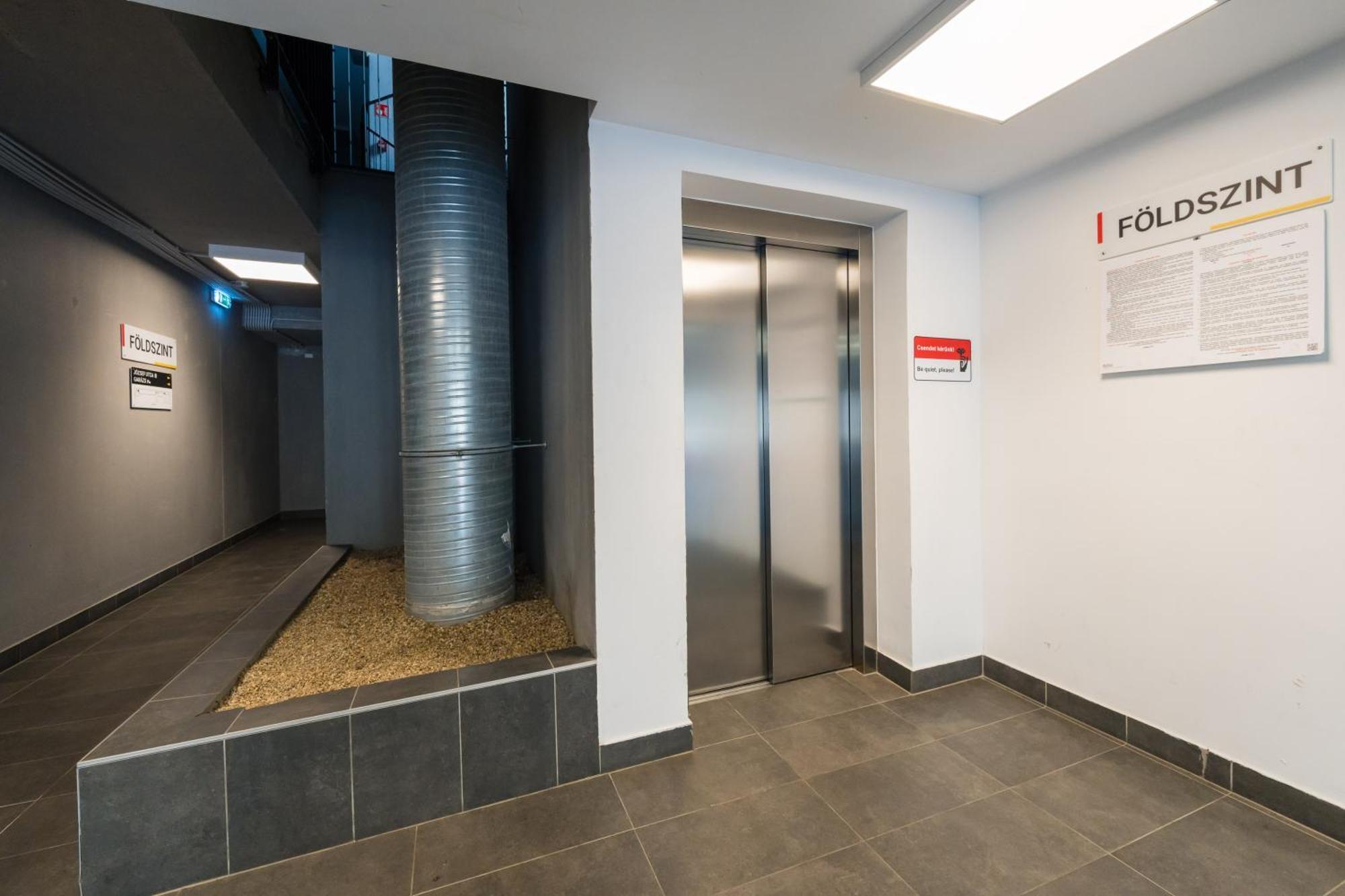 New Blue Danube Apartment With Balcony And Parking Budapest Ngoại thất bức ảnh