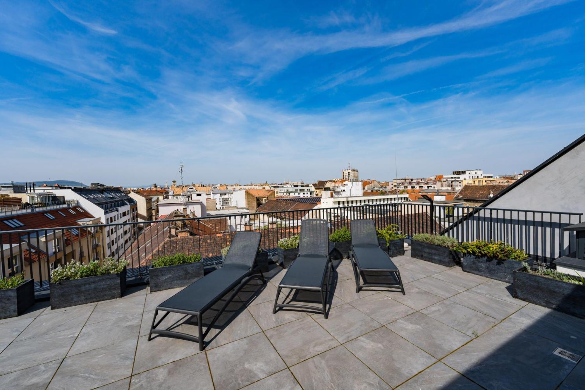 New Blue Danube Apartment With Balcony And Parking Budapest Ngoại thất bức ảnh